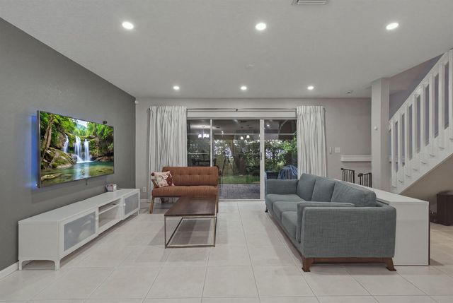 8976 NW 38th Drive, Coral Springs, FL 33065