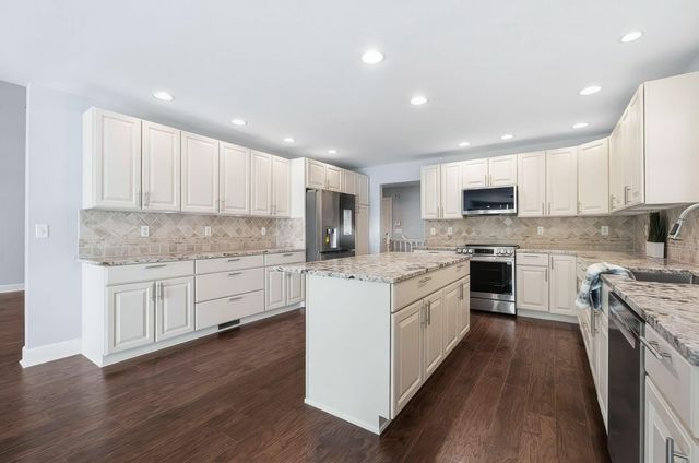 405 Connors Grove, Columbus, OH 43213