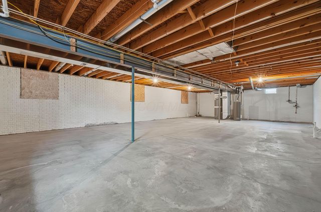 405 Connors Grove, Columbus, OH 43213