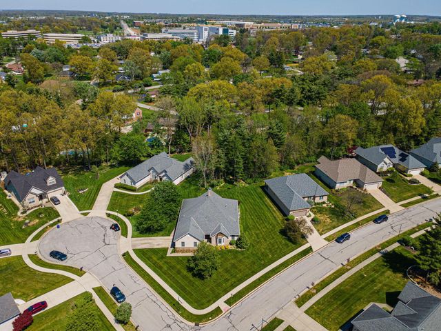405 Connors Grove, Columbus, OH 43213