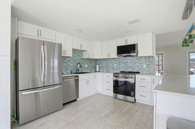13840 BARNARD AVENUE, Hudson, FL 34667