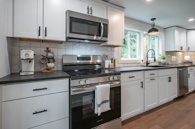 193 East Dunstable Road, Nashua, NH 03062