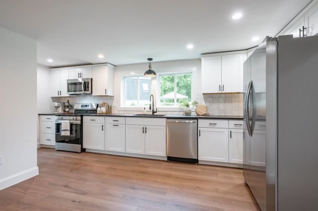 193 East Dunstable Road, Nashua, NH 03062