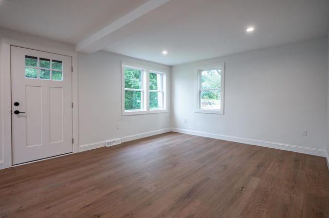 193 East Dunstable Road, Nashua, NH 03062