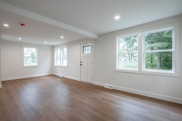 193 East Dunstable Road, Nashua, NH 03062