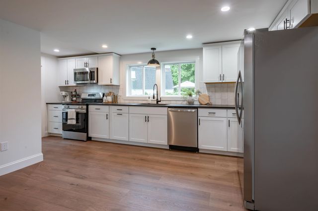 193 East Dunstable Road, Nashua, NH 03062