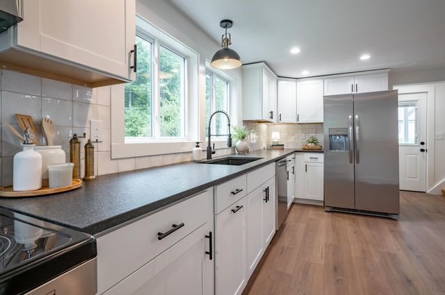 193 East Dunstable Road, Nashua, NH 03062