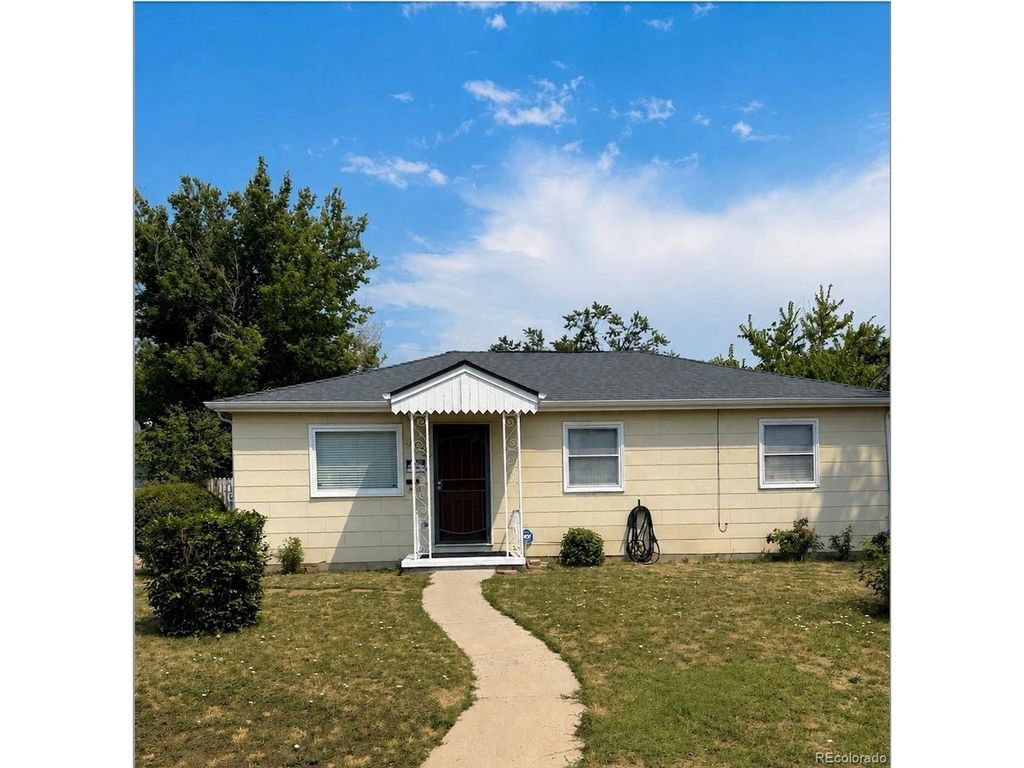 1132 Moline St, Aurora, CO 80010