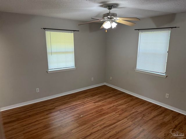 5905 Pamela Dr, Milton, FL 32570