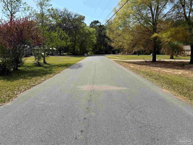 5905 Pamela Dr, Milton, FL 32570