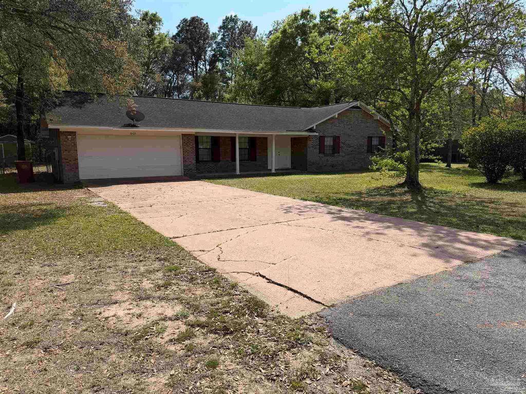 5905 Pamela Dr, Milton, FL 32570