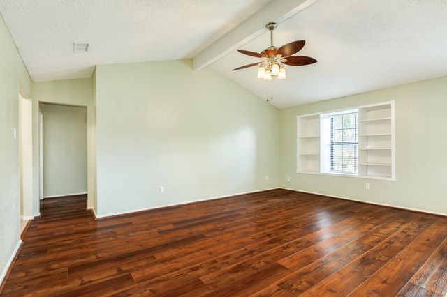 47 Wagon Lane Loop, Angleton, TX 77515