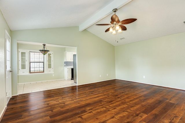 47 Wagon Lane Loop, Angleton, TX 77515