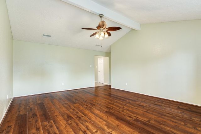 47 Wagon Lane Loop, Angleton, TX 77515