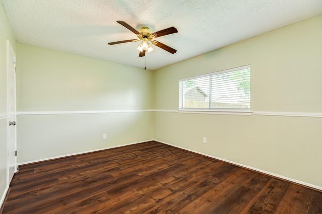 47 Wagon Lane Loop, Angleton, TX 77515