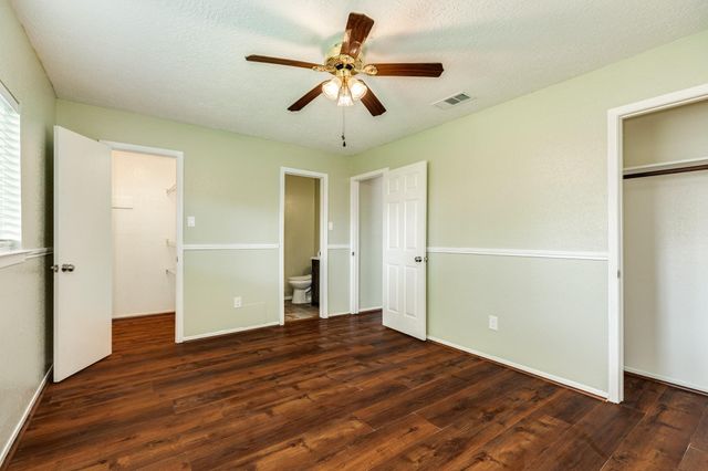 47 Wagon Lane Loop, Angleton, TX 77515