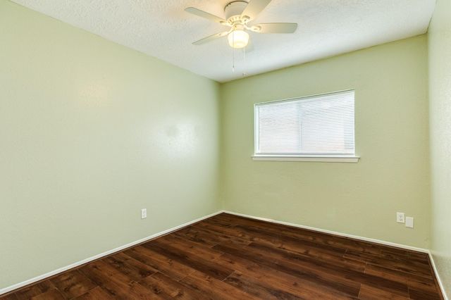 47 Wagon Lane Loop, Angleton, TX 77515