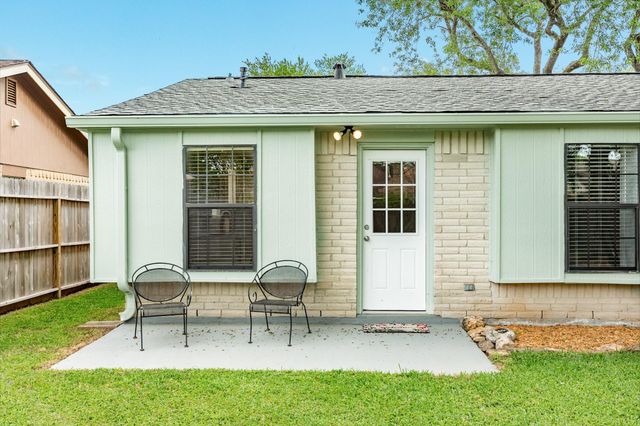 47 Wagon Lane Loop, Angleton, TX 77515
