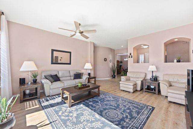 11250 Golden Eagle Dr, Auburn, CA 95602