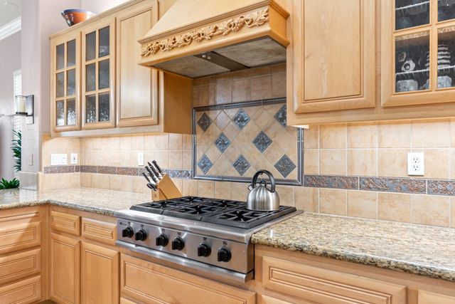 11250 Golden Eagle Dr, Auburn, CA 95602