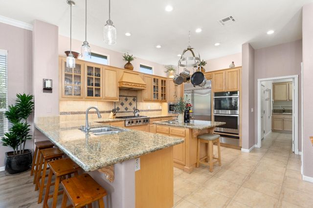 11250 Golden Eagle Dr, Auburn, CA 95602