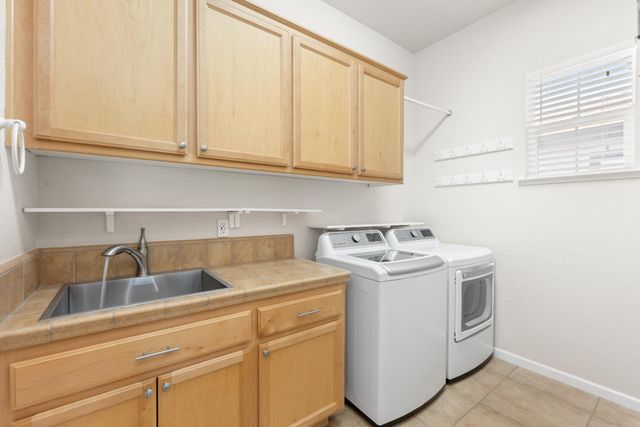 11250 Golden Eagle Dr, Auburn, CA 95602