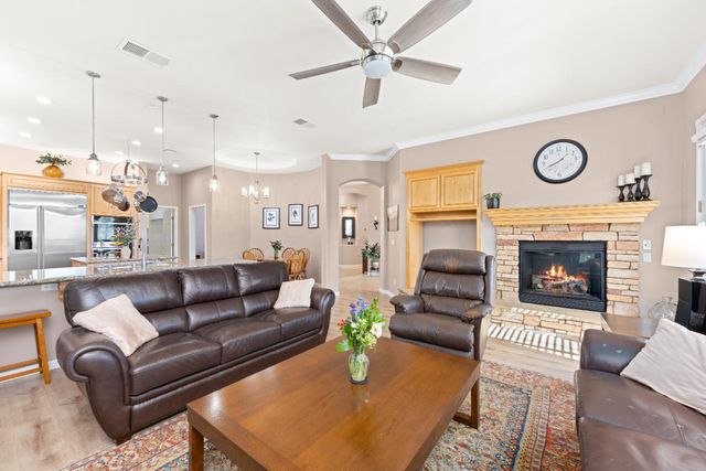 11250 Golden Eagle Dr, Auburn, CA 95602