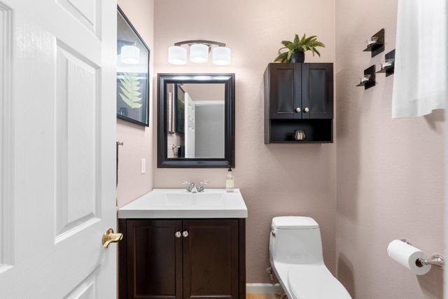 11250 Golden Eagle Dr, Auburn, CA 95602