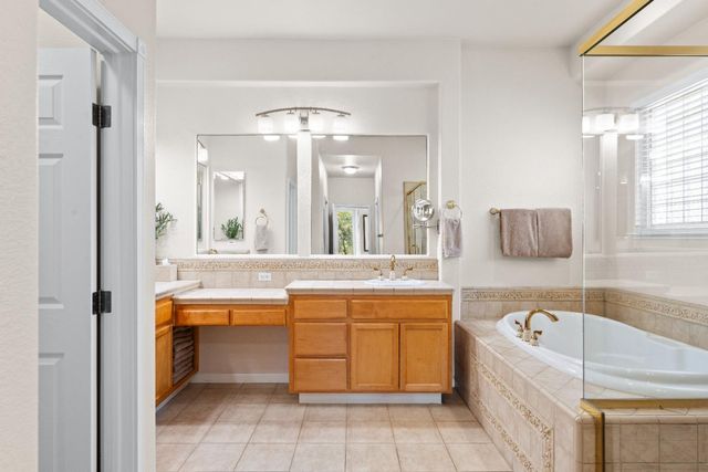 11250 Golden Eagle Dr, Auburn, CA 95602