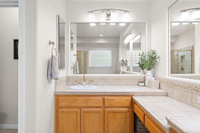 11250 Golden Eagle Dr, Auburn, CA 95602