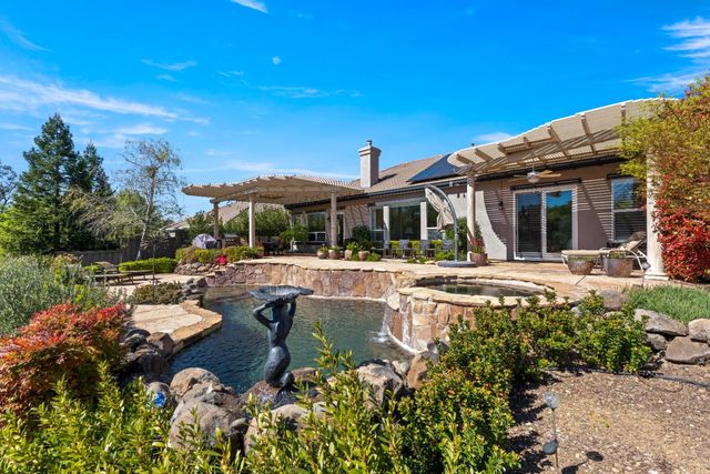 11250 Golden Eagle Dr, Auburn, CA 95602