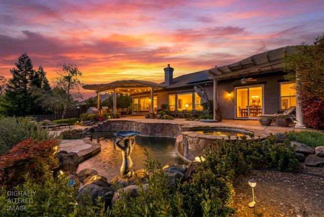 11250 Golden Eagle Dr, Auburn, CA 95602