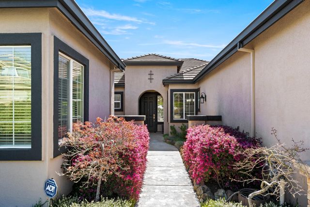 11250 Golden Eagle Dr, Auburn, CA 95602