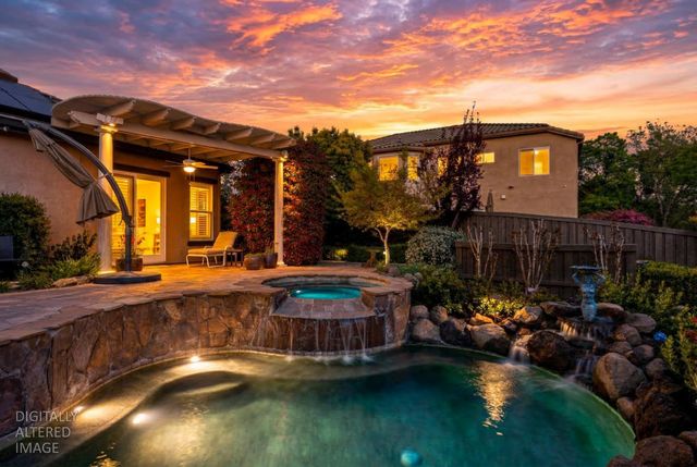 11250 Golden Eagle Dr, Auburn, CA 95602