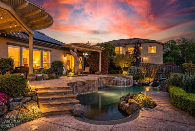 11250 Golden Eagle Dr, Auburn, CA 95602