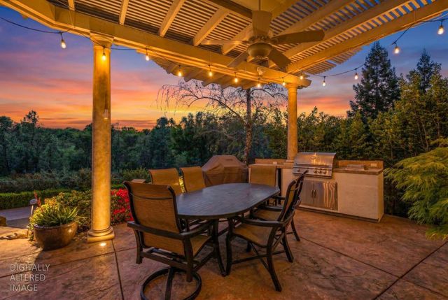 11250 Golden Eagle Dr, Auburn, CA 95602