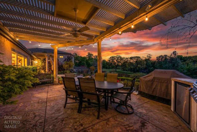 11250 Golden Eagle Dr, Auburn, CA 95602