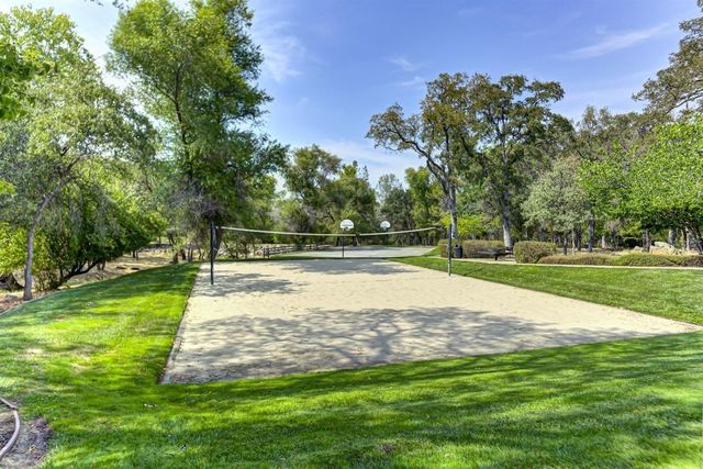 11250 Golden Eagle Dr, Auburn, CA 95602