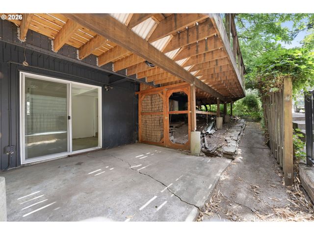 5345 Sw ARNOLD St, Portland, OR 97219