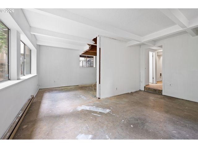 5345 Sw ARNOLD St, Portland, OR 97219