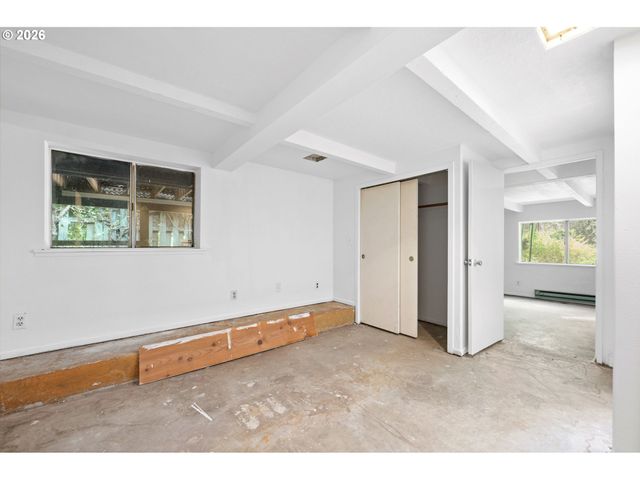 5345 Sw ARNOLD St, Portland, OR 97219