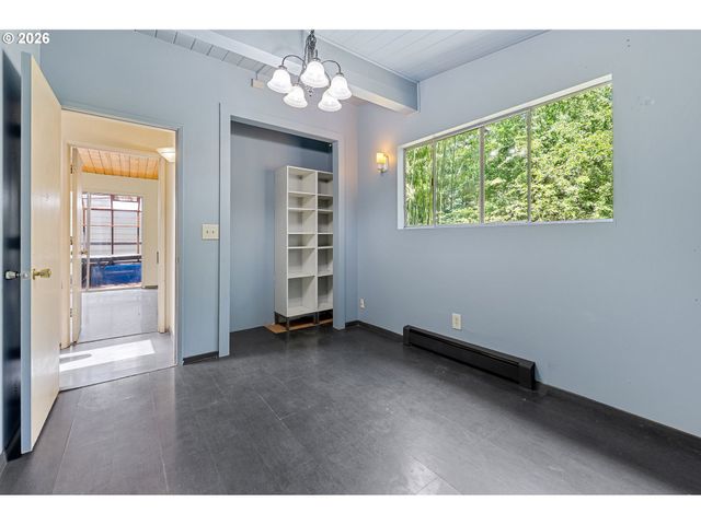 5345 Sw ARNOLD St, Portland, OR 97219