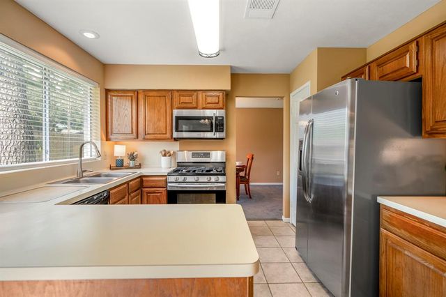 11203 Rocky Mill Drive, Cypress, TX 77429