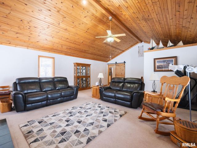 133 E MILLER Road, Edelstein, IL 61526