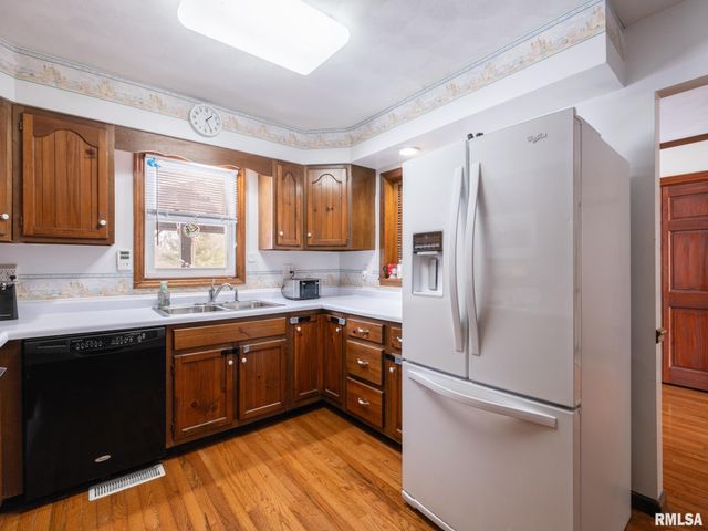 133 E MILLER Road, Edelstein, IL 61526