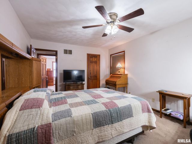 133 E MILLER Road, Edelstein, IL 61526