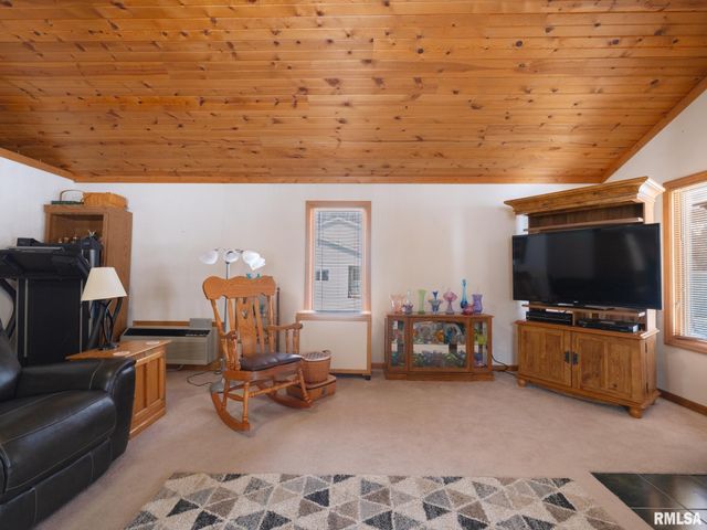 133 E MILLER Road, Edelstein, IL 61526