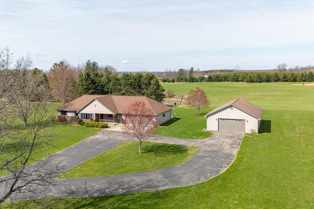 N4575 LARRY ROAD, New London, WI 54961