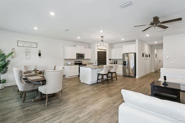 8038 Burnside Loop, Pensacola, FL 32526