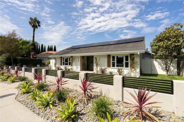 226 Santa Isabel Ave, Costa Mesa, CA 92627